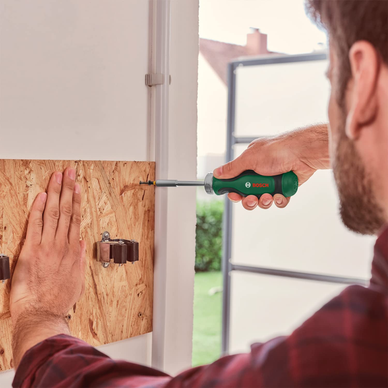 Bosch Home and Garden Rachet Screwdriver with 12 Bits (High-Torque Ratchet Screwdriver for Efficient,Heavy-Duty Screwdriving;Pop-Up Bit Magazine;12 Bits Included; Magnetic Bit Holder) - Amazon Edition